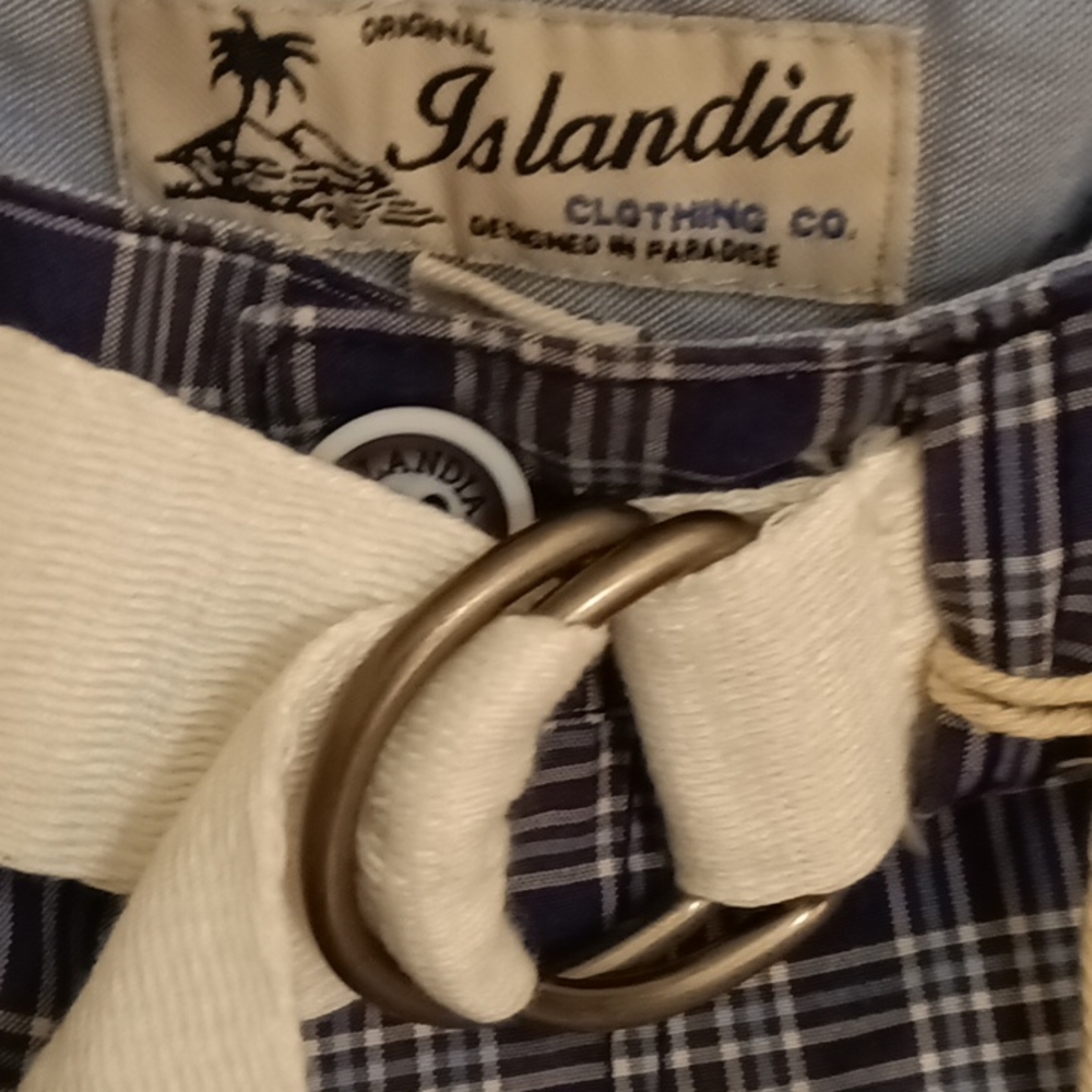 NWT Islandia Clothing Co young men's blue black and white plaid shorts 30